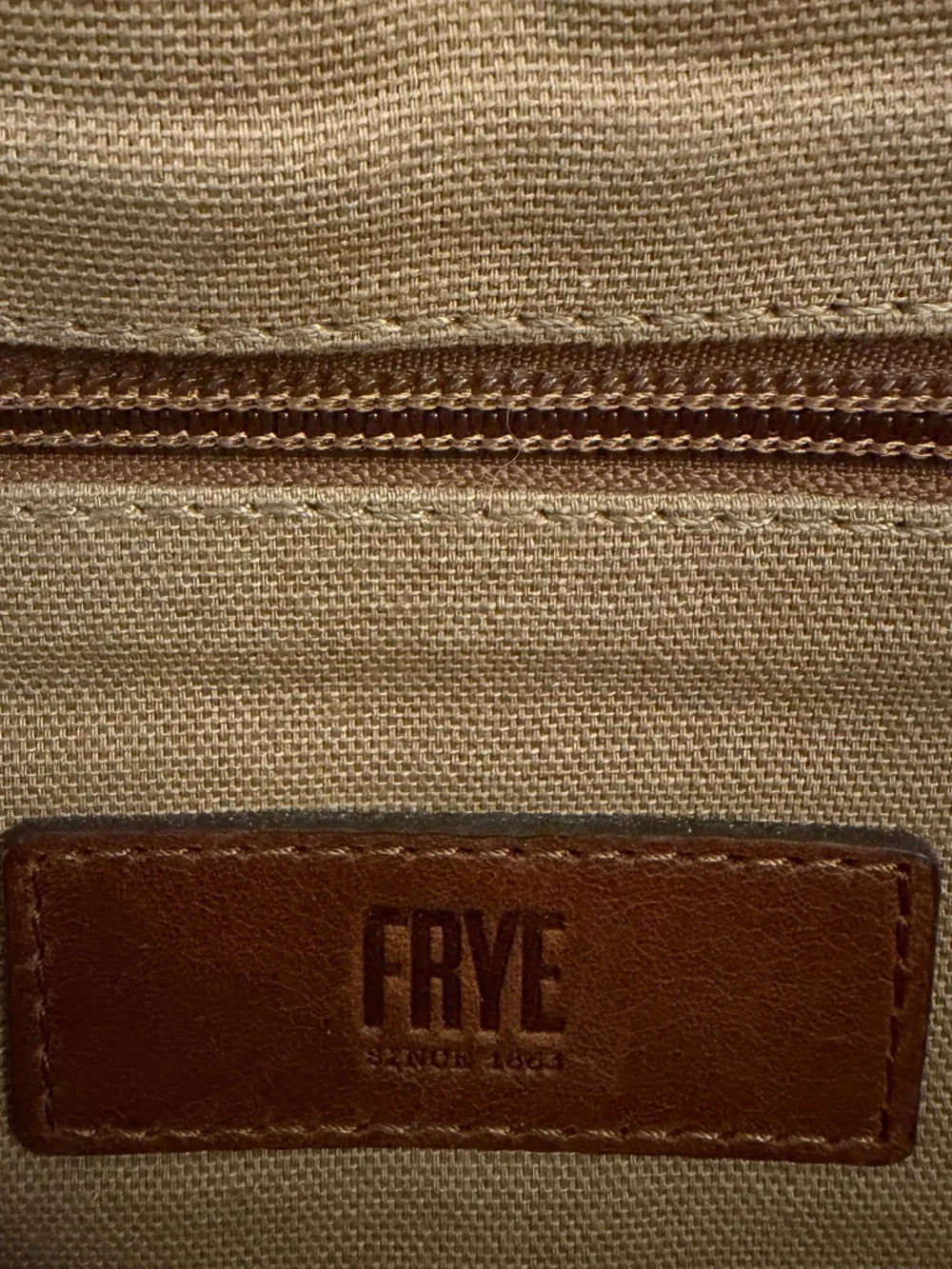Beautiful Frye Leather Messenger Bag in Cognac
